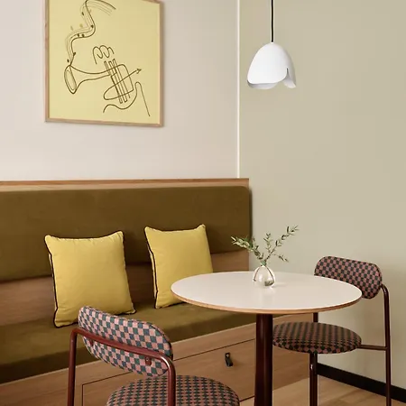 Bob W Kaarti Helsinki