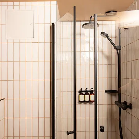 Bob W Kaarti Aparthotel 4*