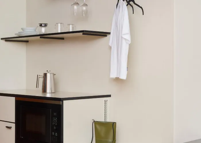 Bob W Kaarti Aparthotel 4*