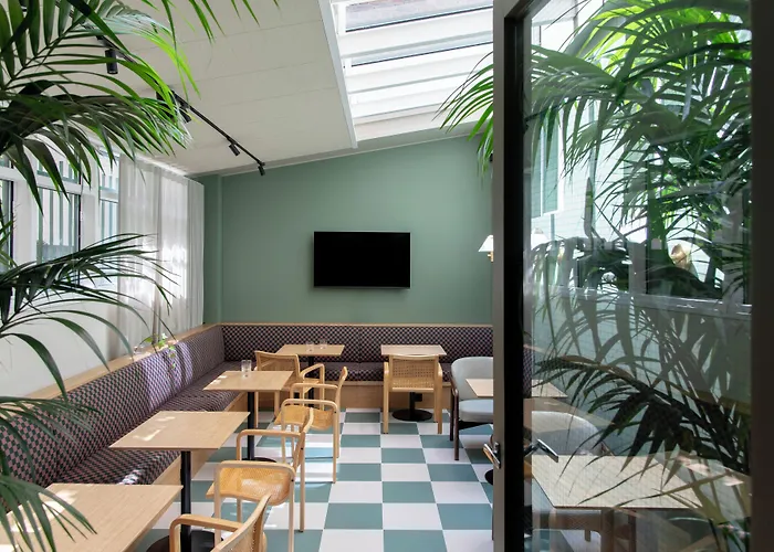 Bob W Kaarti 4* Helsinki