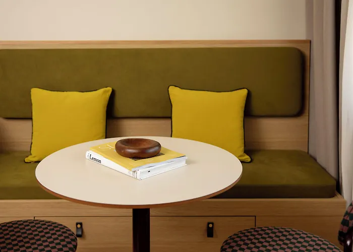 Bob W Kaarti 4* Helsinki