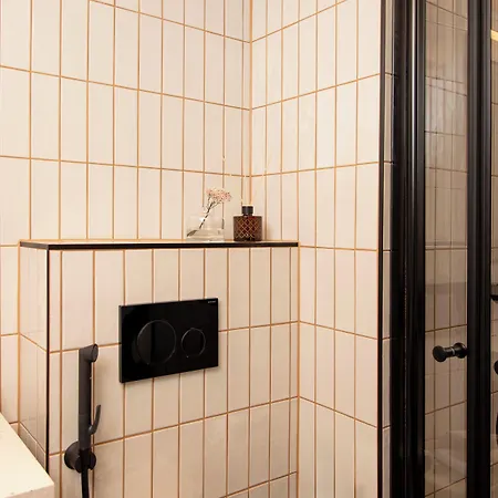 Bob W Kaarti Helsinky